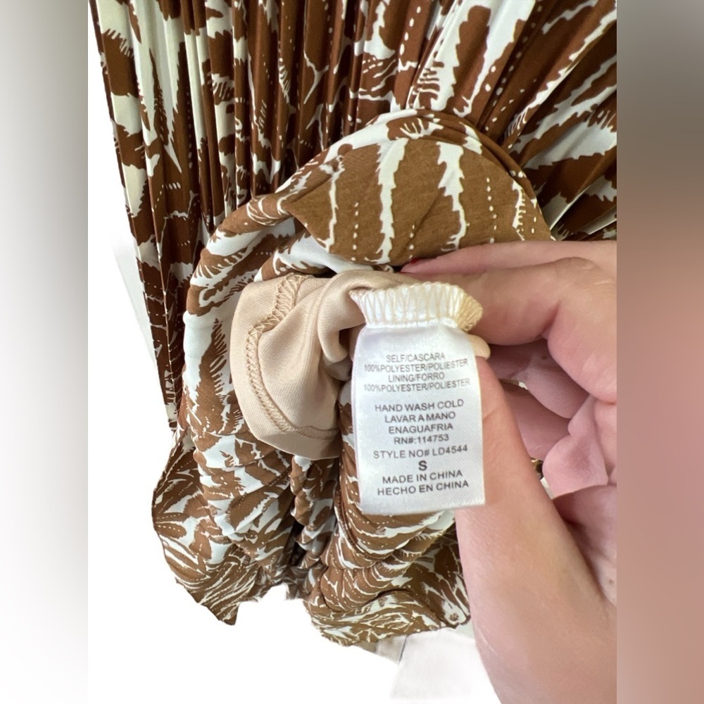Brown floral tapered maxi off shoulder dress - Picture 5 of 5